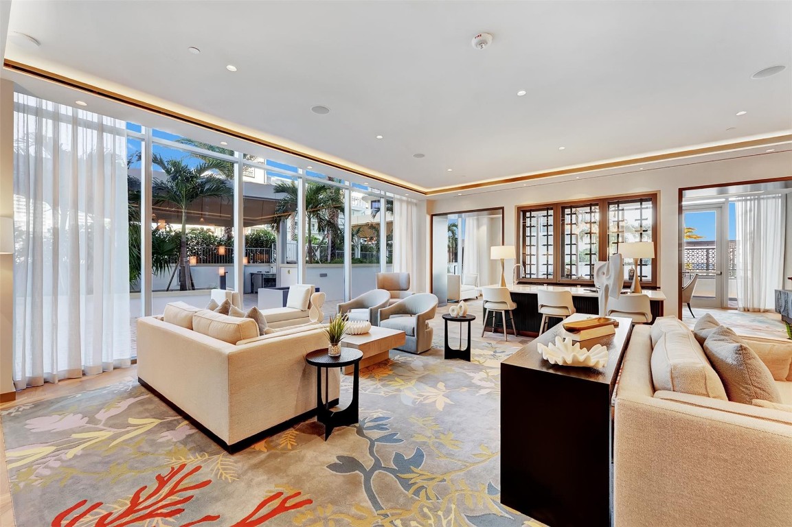 153 N Seabreeze Blvd #902-S Fort Lauderdale, FL 33304