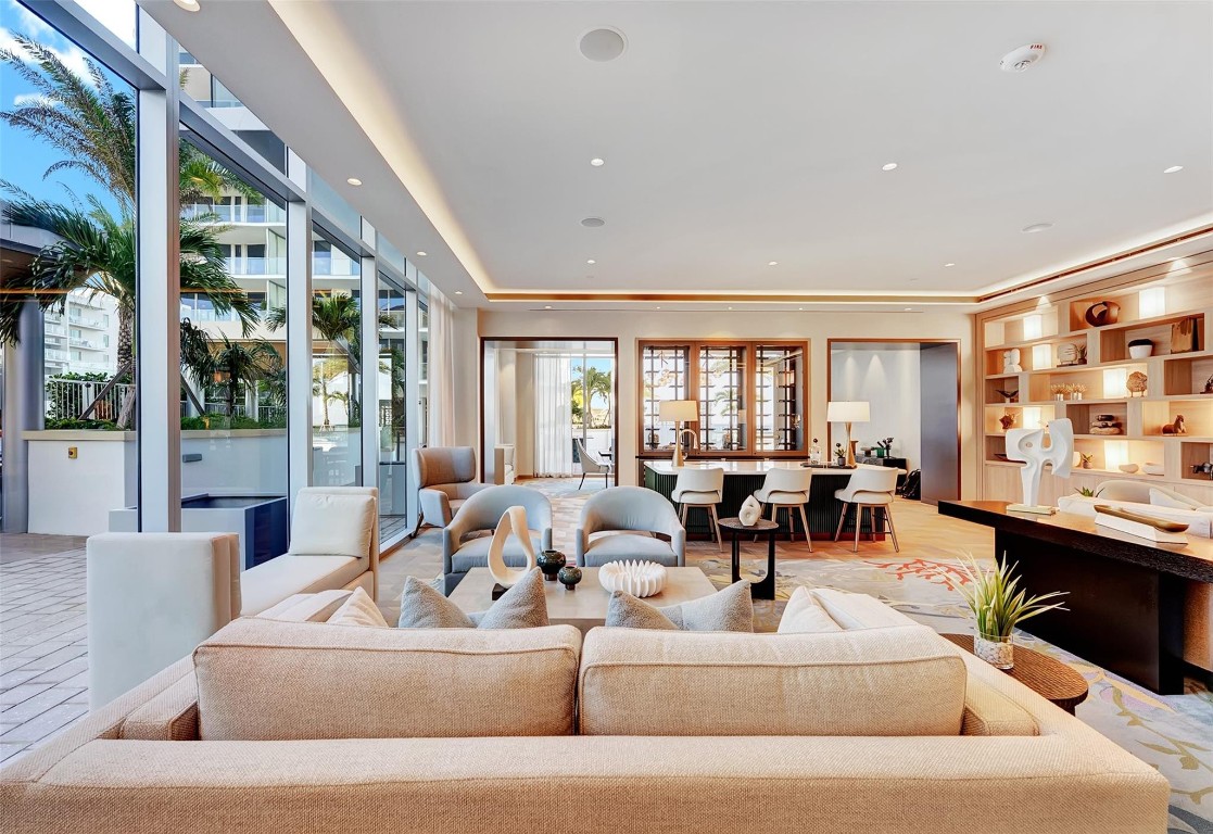 153 N Seabreeze Blvd #902-S Fort Lauderdale, FL 33304