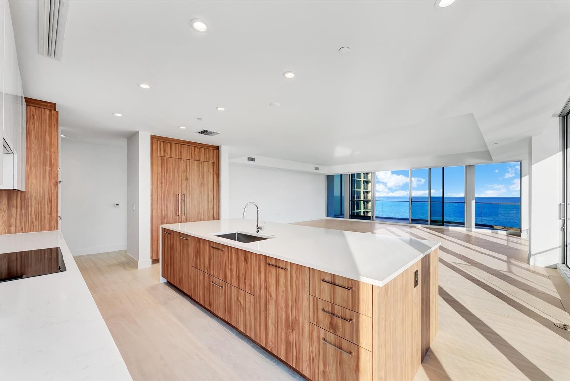 153 N Seabreeze Blvd #902-S Fort Lauderdale, FL 33304