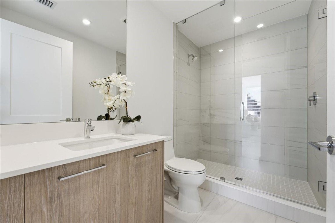 151 N Seabreeze #1601 E Fort Lauderdale, FL 33304