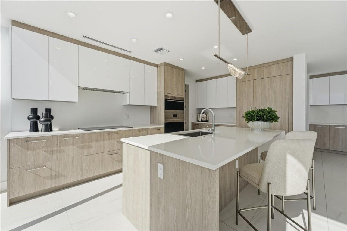 151 N Seabreeze #1601 E Fort Lauderdale, FL 33304