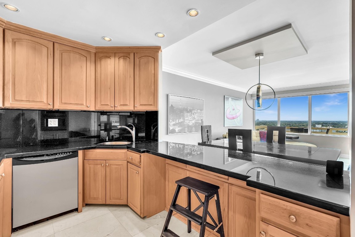 Undisclosed Address Fort Lauderdale, FL 33308