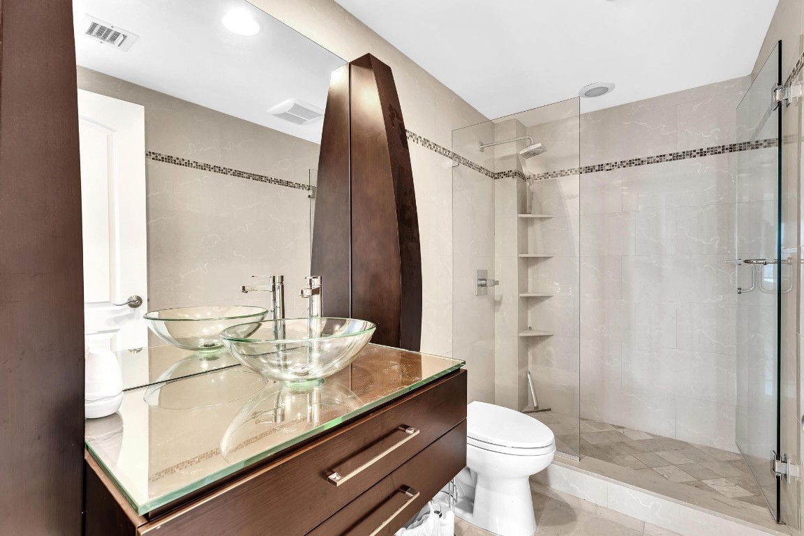 Undisclosed Address Fort Lauderdale, FL 33308