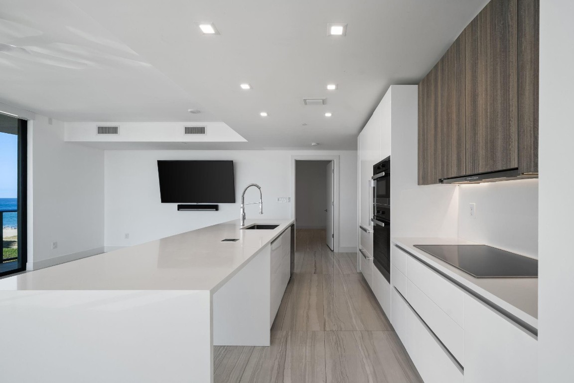 730 N Ocean #801 Pompano Beach, FL 33062