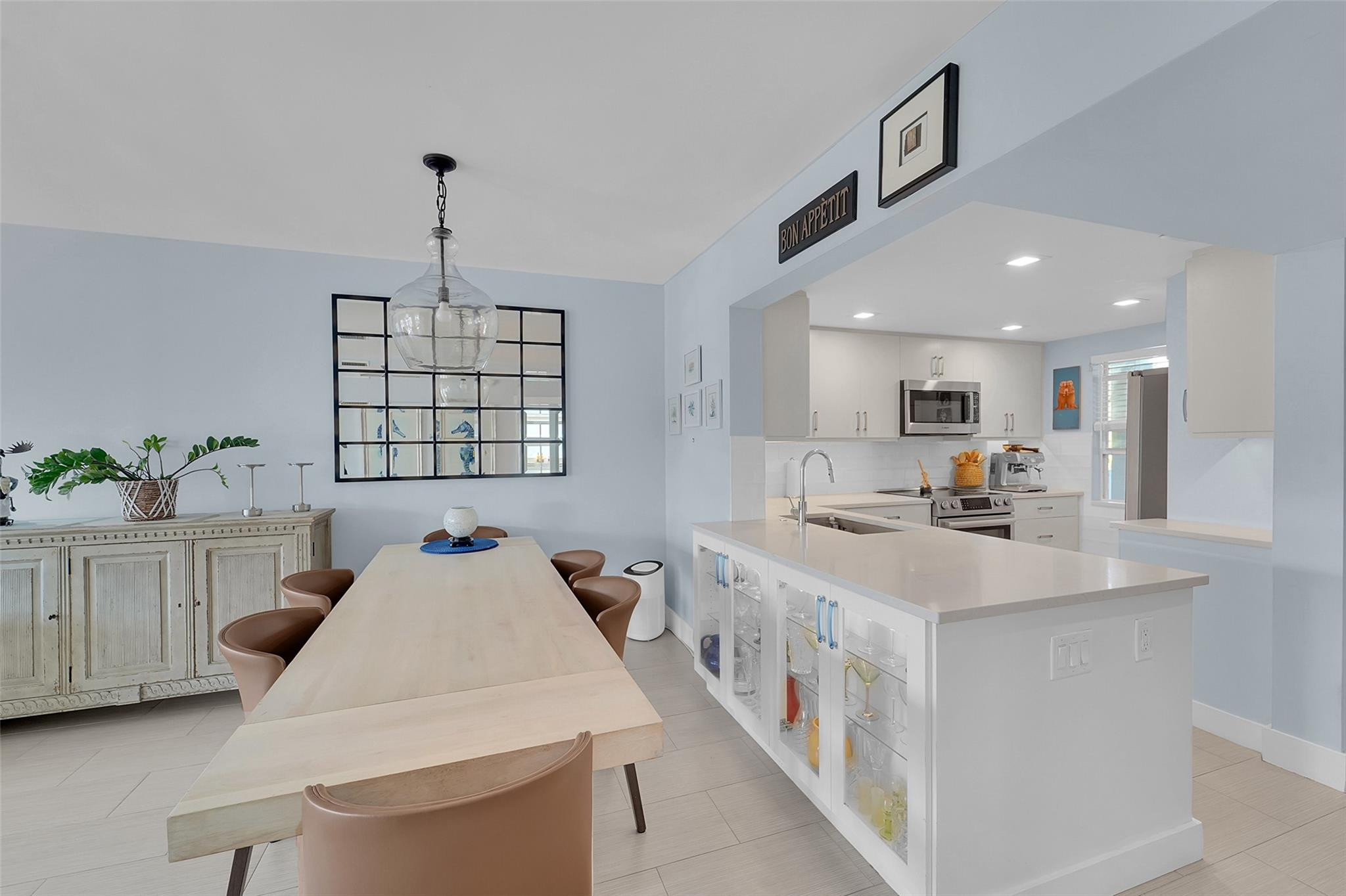 3050 NE 48th #206 Lighthouse Point, FL 33064