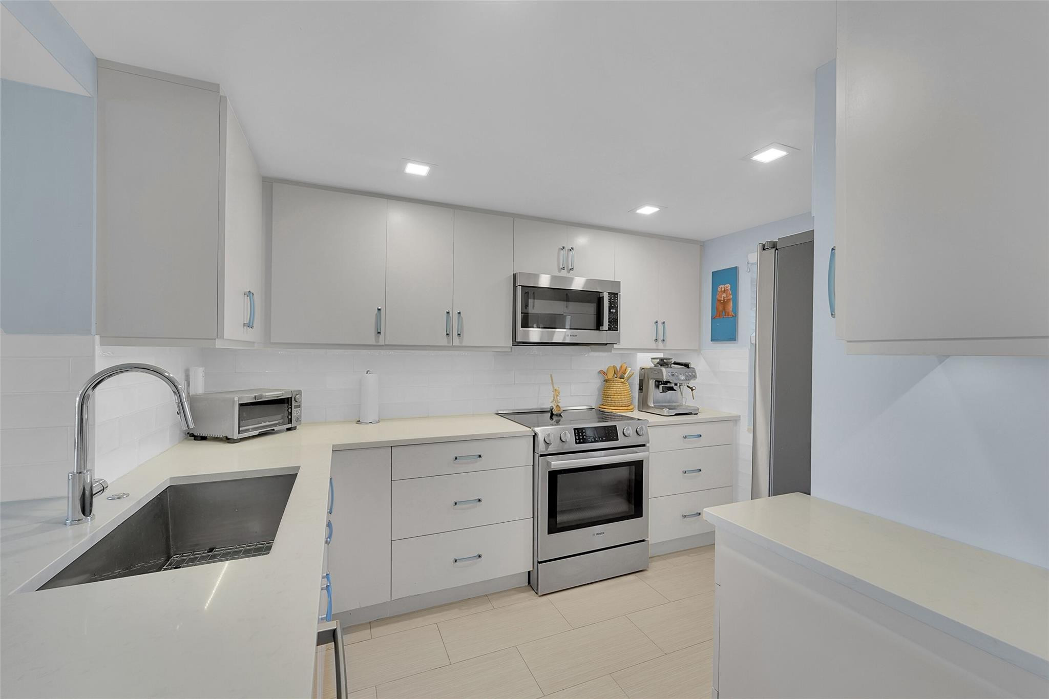 3050 NE 48th #206 Lighthouse Point, FL 33064