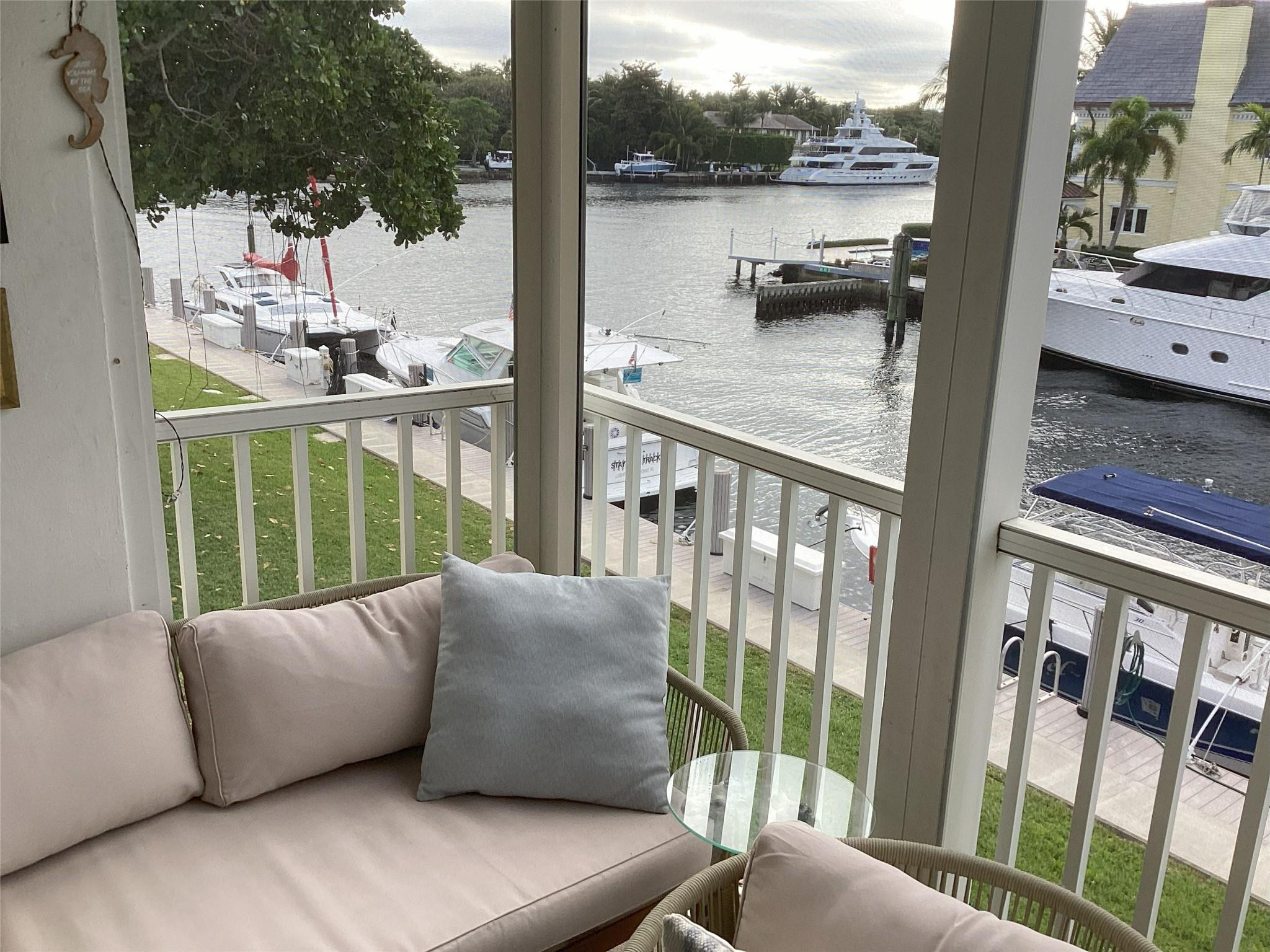 3050 NE 48th #206 Lighthouse Point, FL 33064