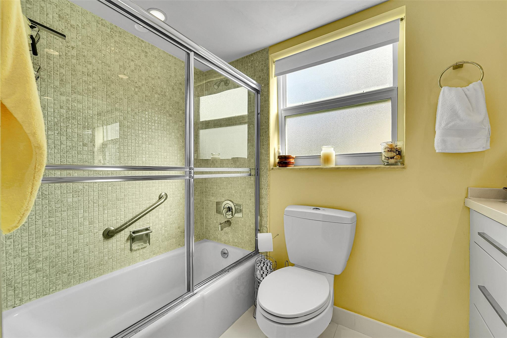 3050 NE 48th #206 Lighthouse Point, FL 33064