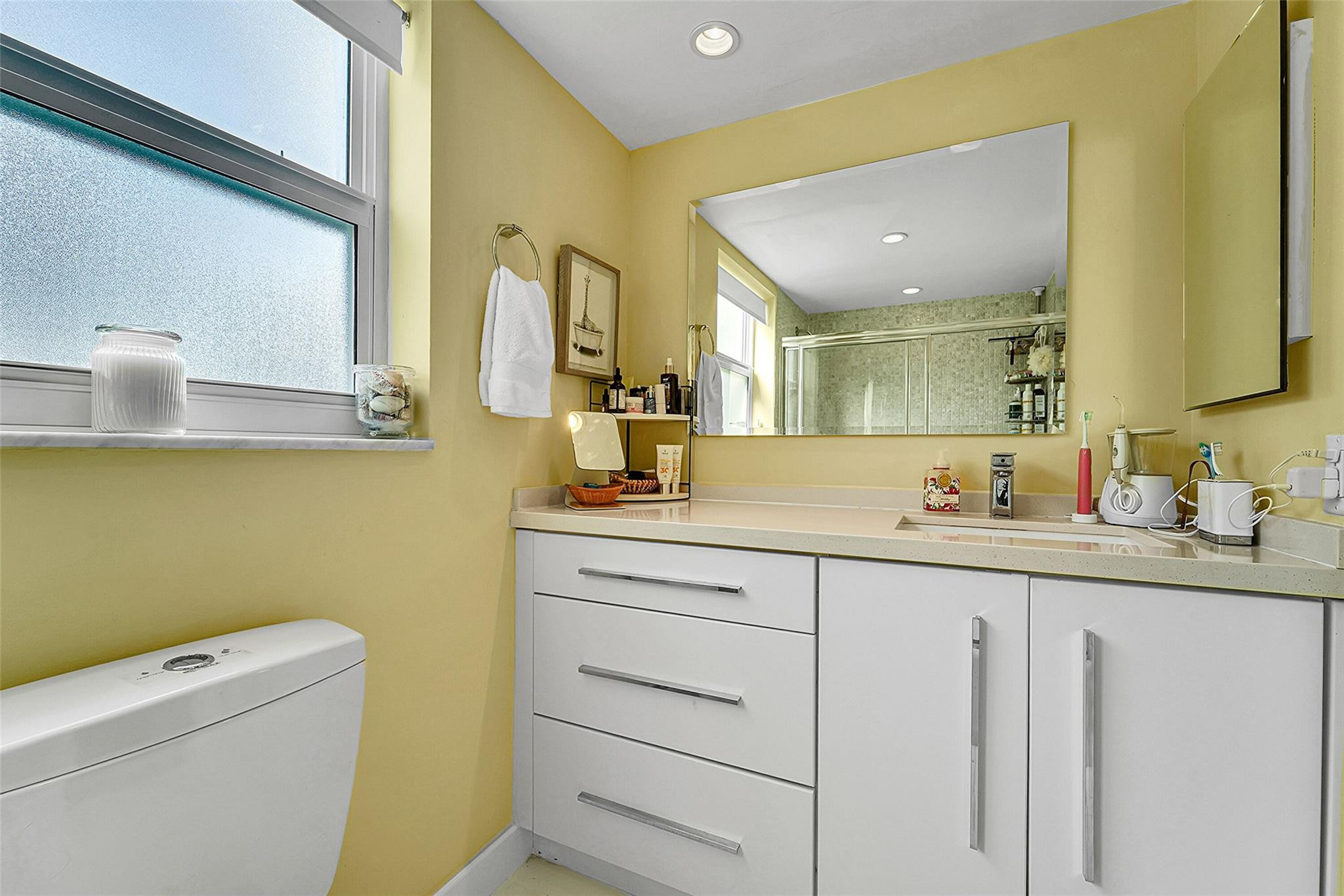 3050 NE 48th #206 Lighthouse Point, FL 33064