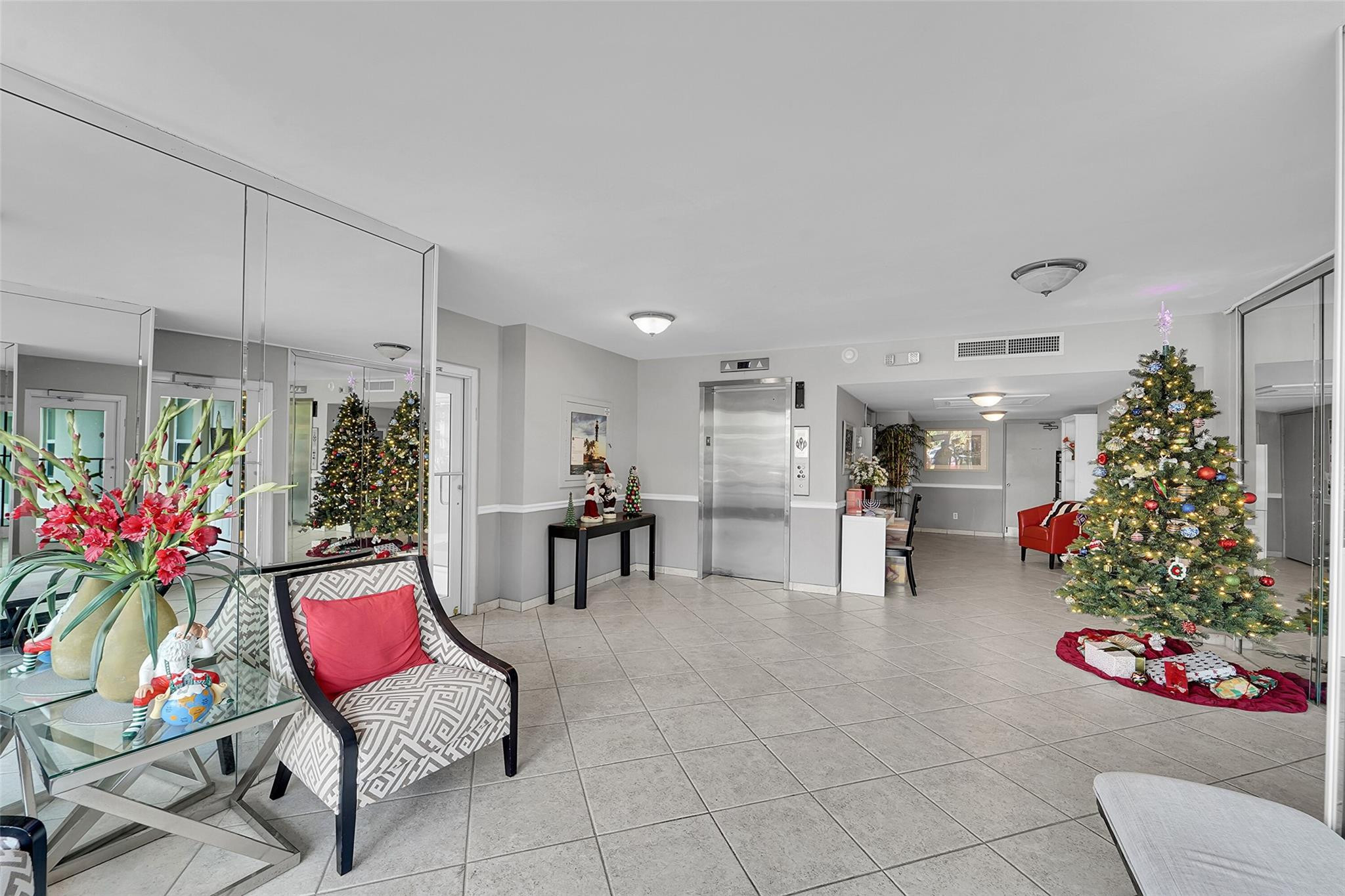 3050 NE 48th #206 Lighthouse Point, FL 33064