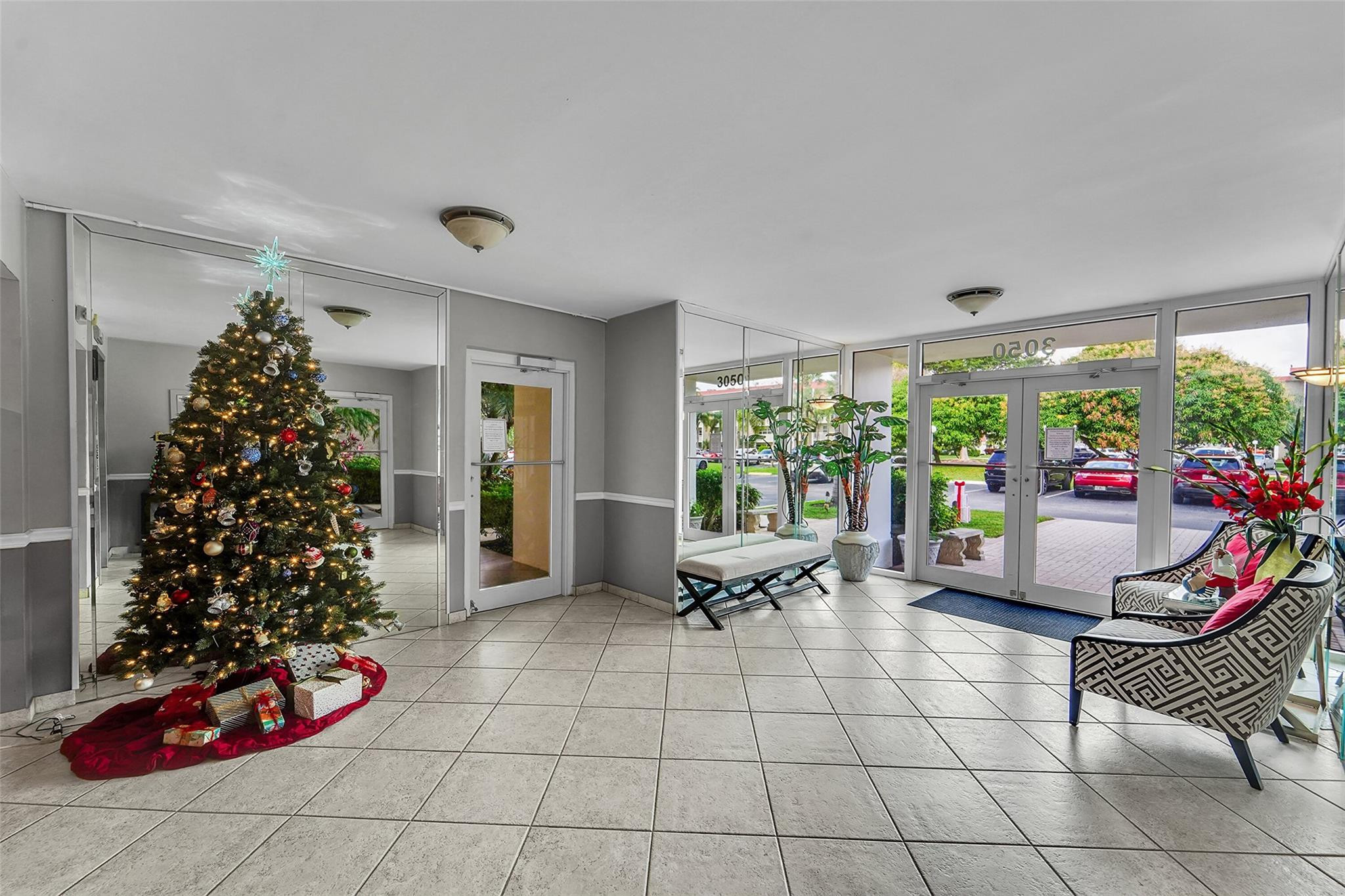 3050 NE 48th #206 Lighthouse Point, FL 33064