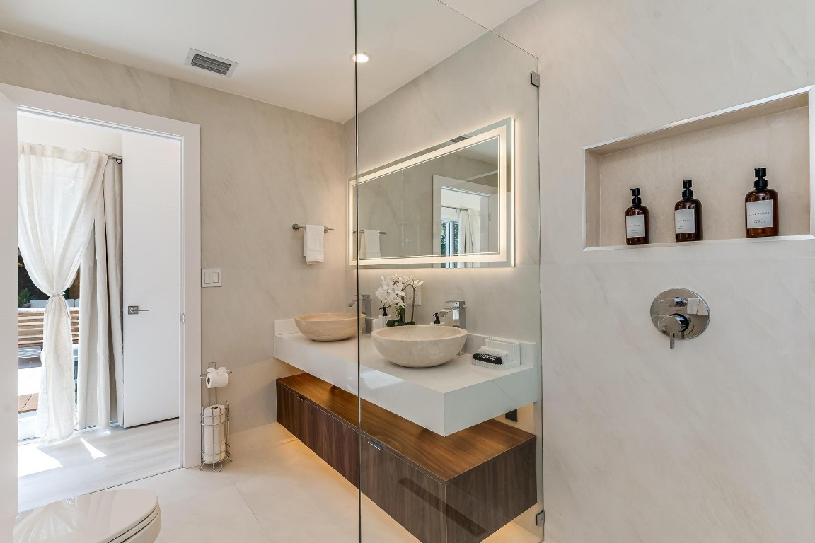 616 NE 16th Fort Lauderdale, FL 33304