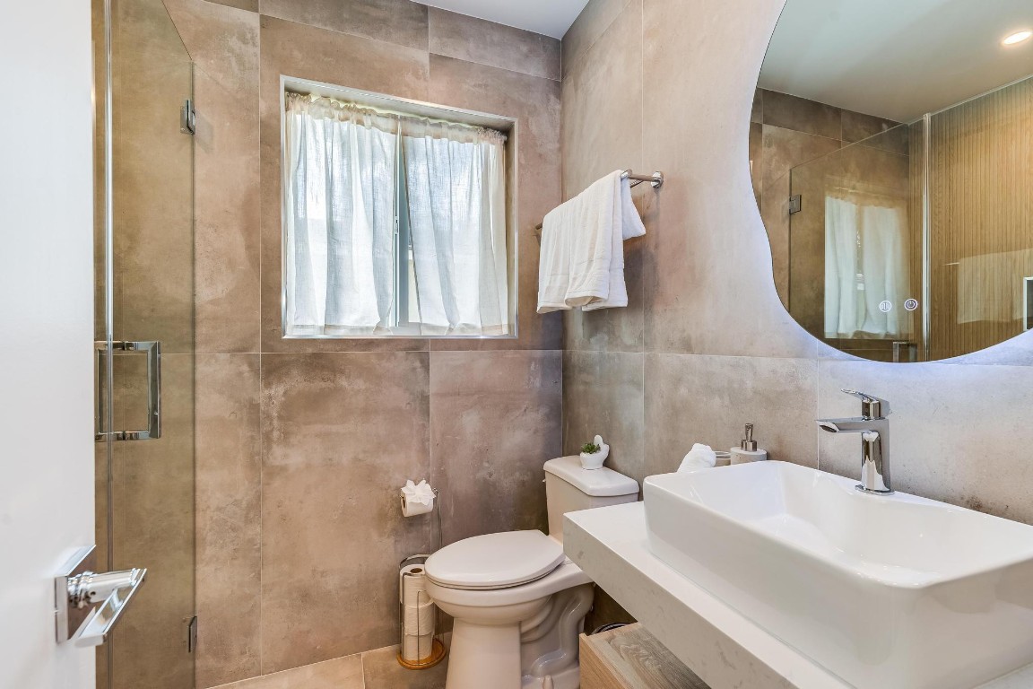 616 NE 16th Fort Lauderdale, FL 33304