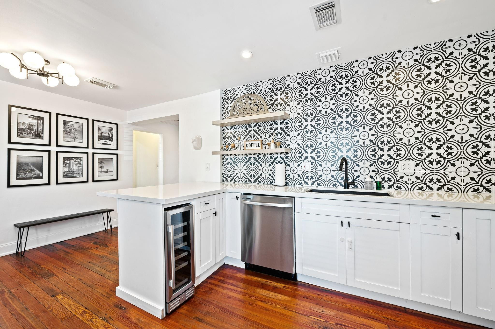 713 NE 17th Fort Lauderdale, FL 33304