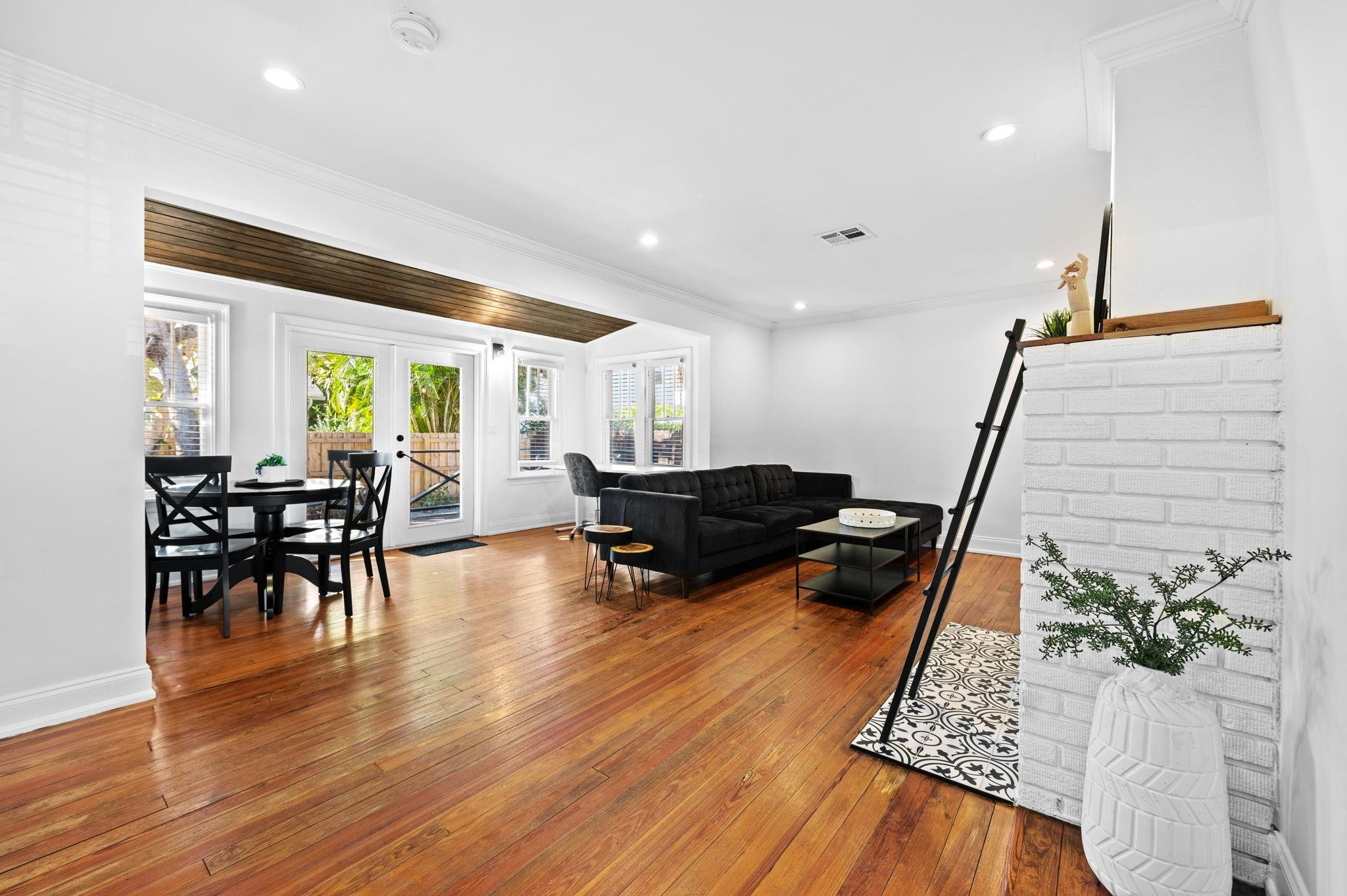 713 NE 17th Fort Lauderdale, FL 33304