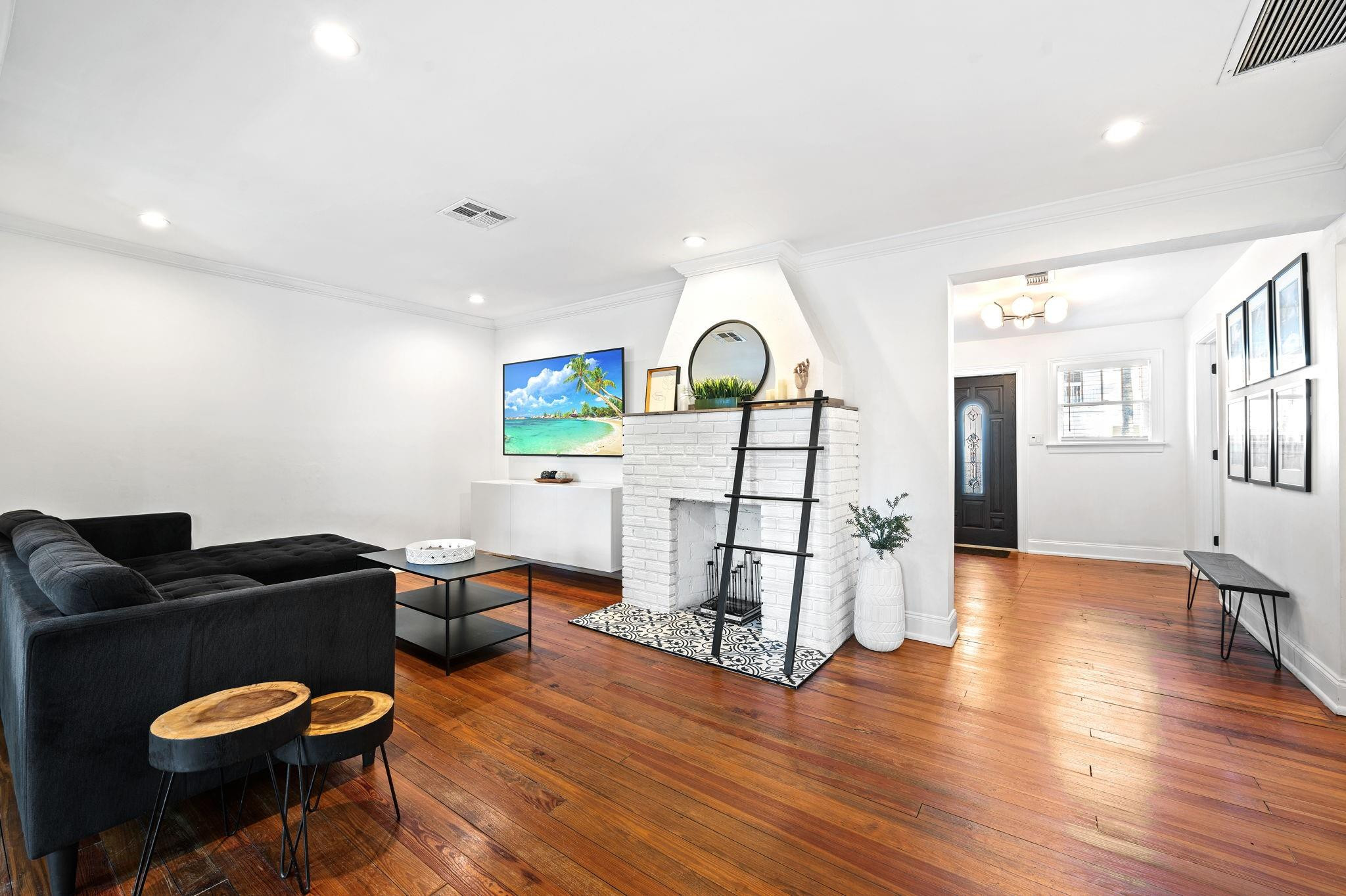 713 NE 17th Fort Lauderdale, FL 33304