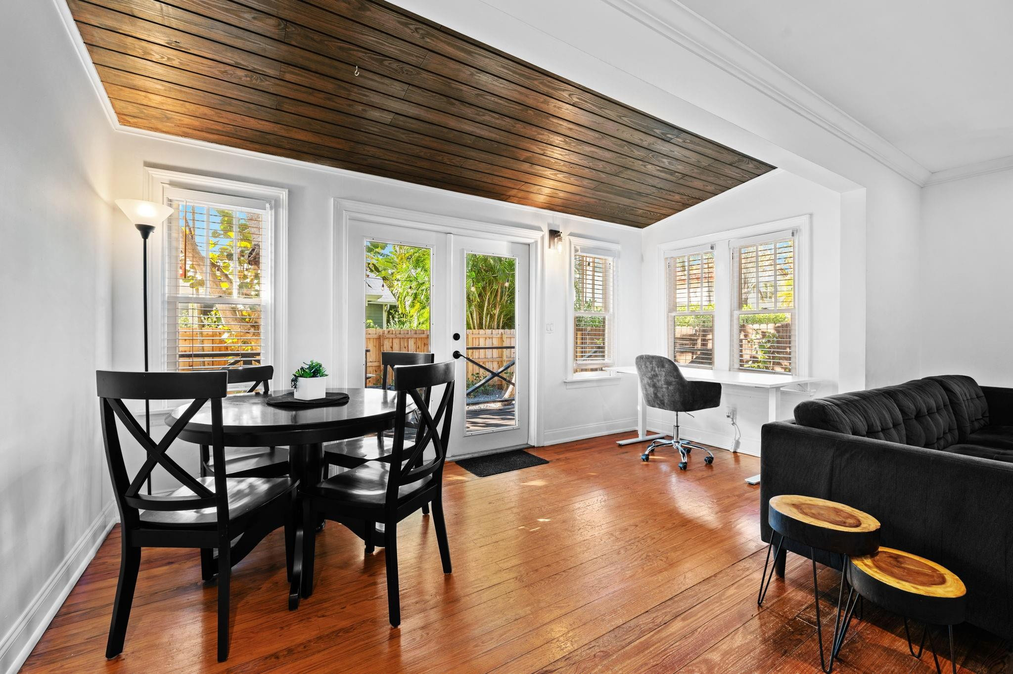 713 NE 17th Fort Lauderdale, FL 33304