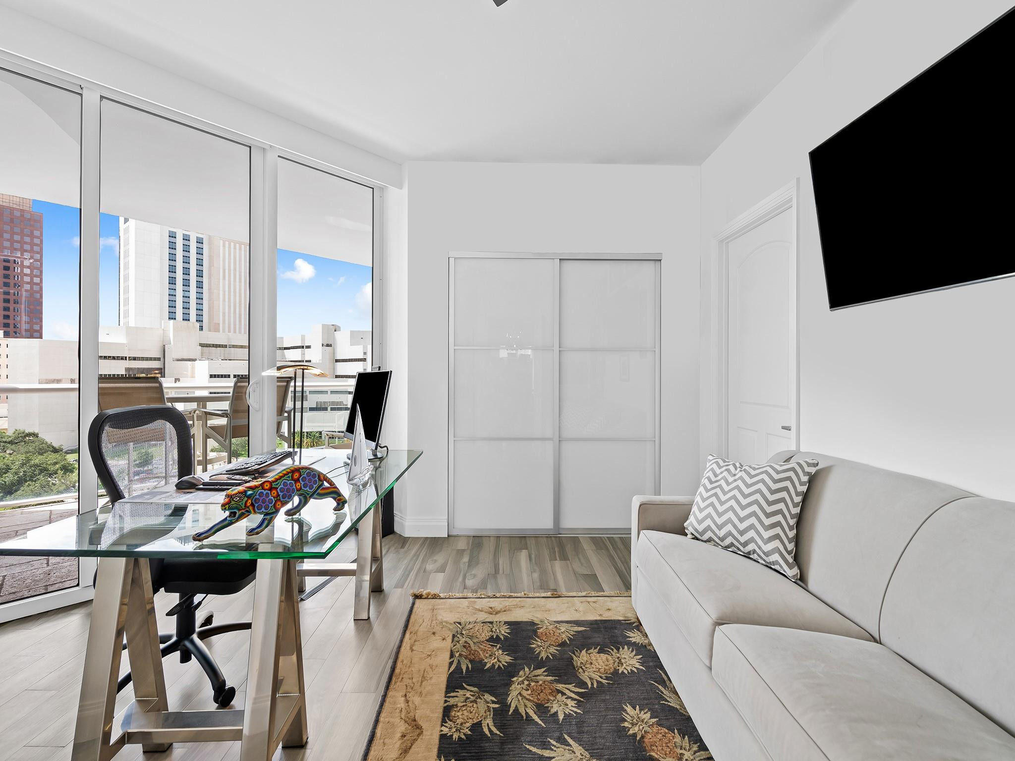 333 Las Olas #910 Fort Lauderdale, FL 33301