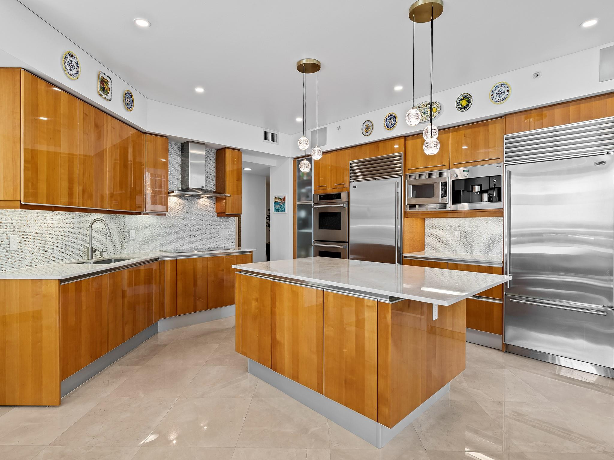 333 Las Olas #910 Fort Lauderdale, FL 33301