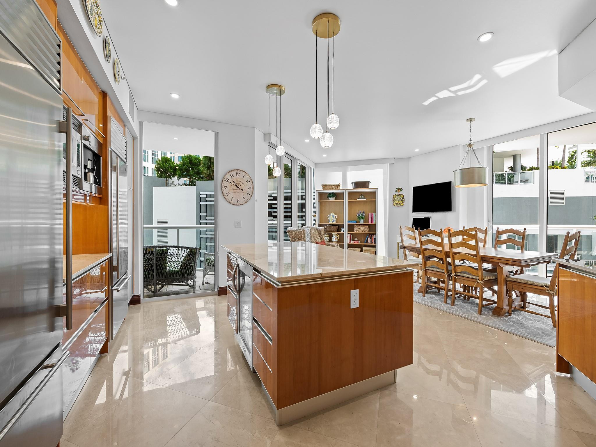 333 Las Olas #910 Fort Lauderdale, FL 33301