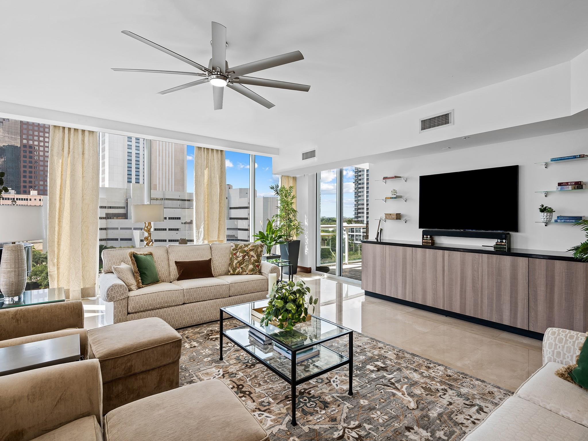 333 Las Olas #910 Fort Lauderdale, FL 33301