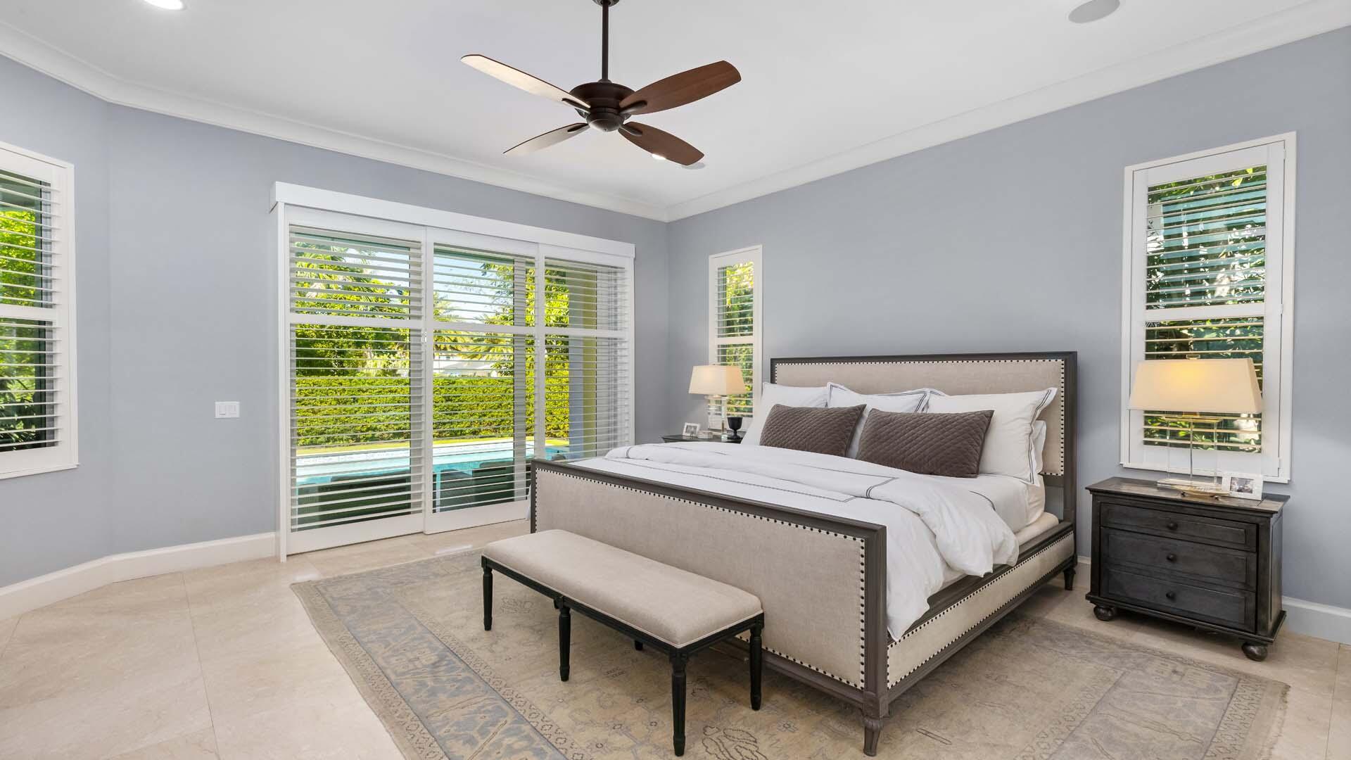 33 Spanish Riv Dr Ocean Ridge, FL 33435