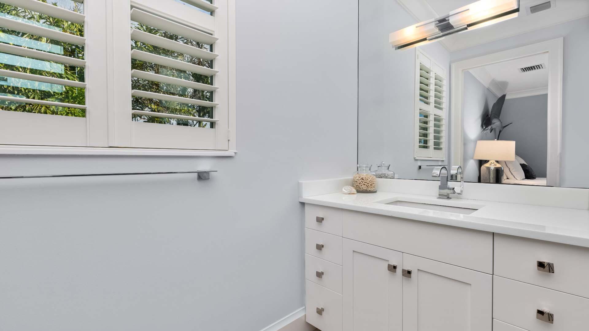 33 Spanish Riv Dr Ocean Ridge, FL 33435