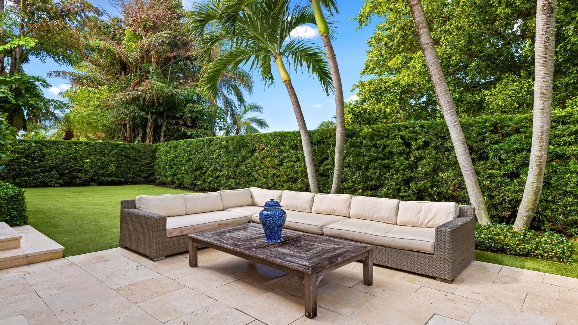 33 Spanish Riv Dr Ocean Ridge, FL 33435