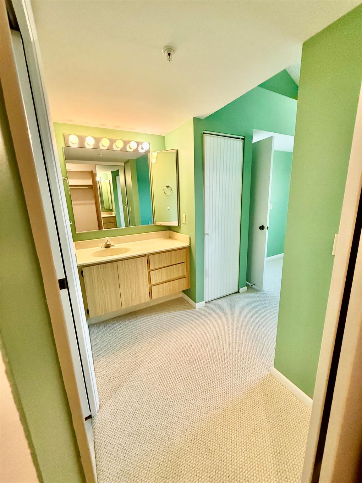 601 Seafarer Cir #504 Jupiter, FL 33477