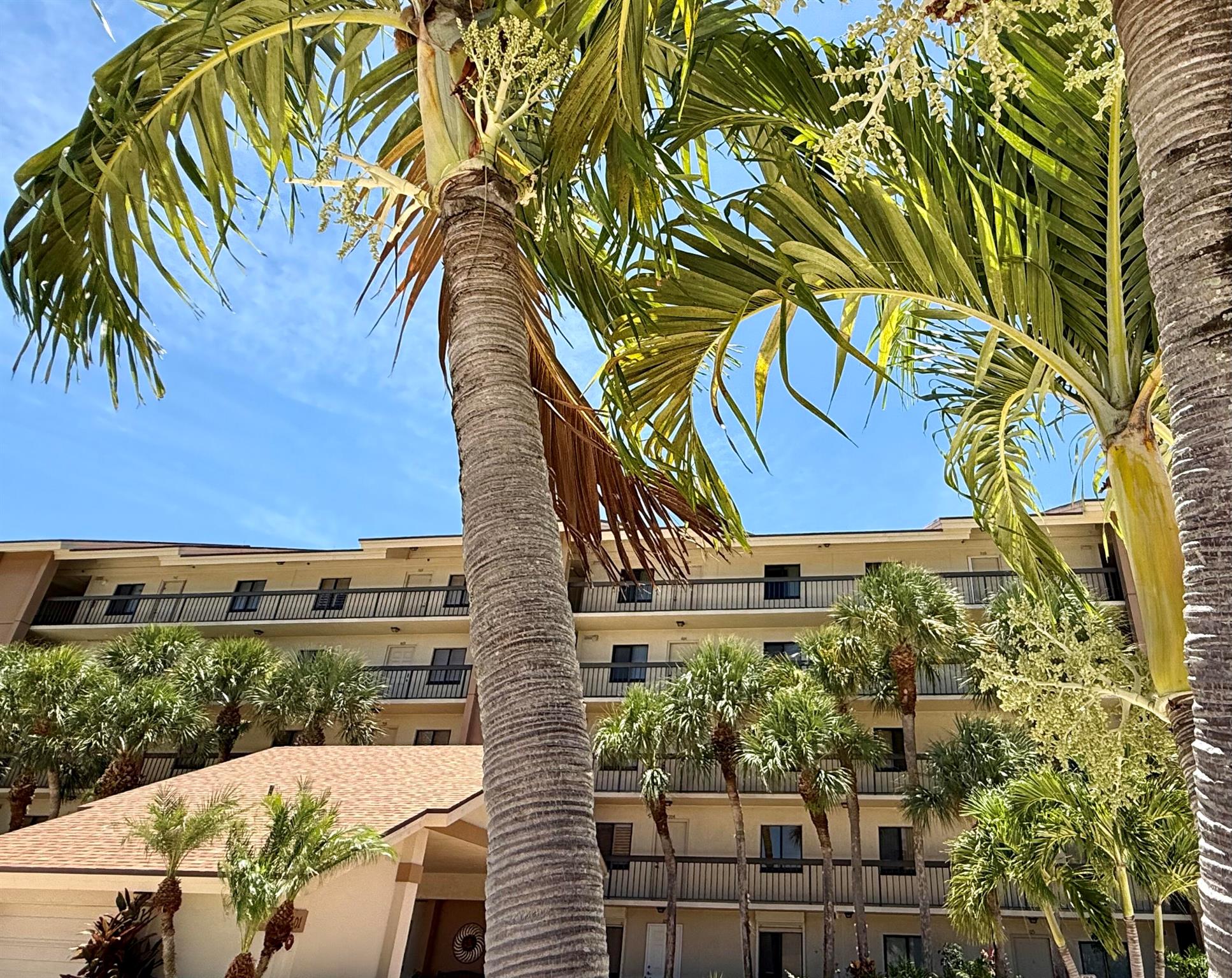 601 Seafarer Cir #504 Jupiter, FL 33477