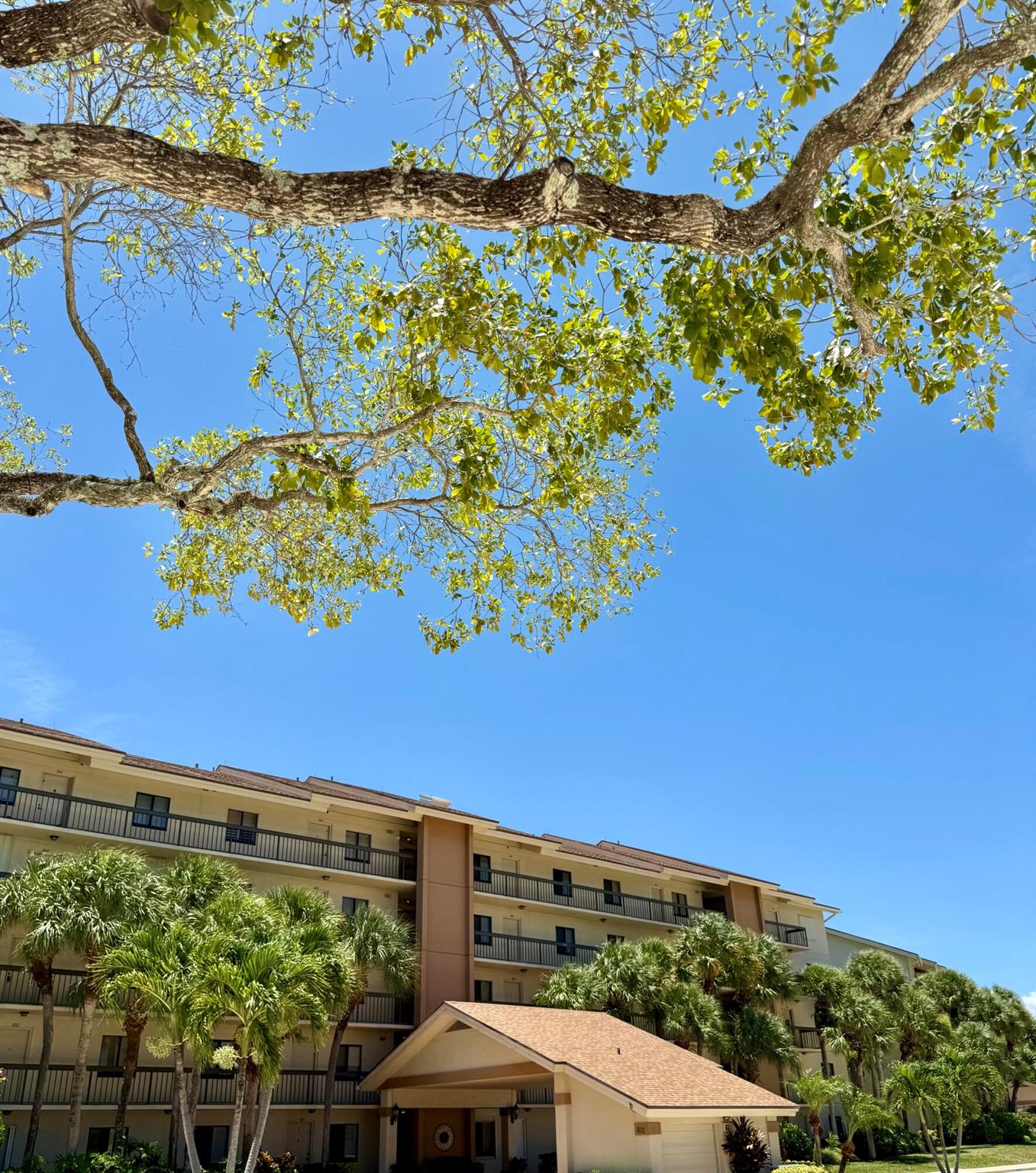 601 Seafarer Cir #504 Jupiter, FL 33477