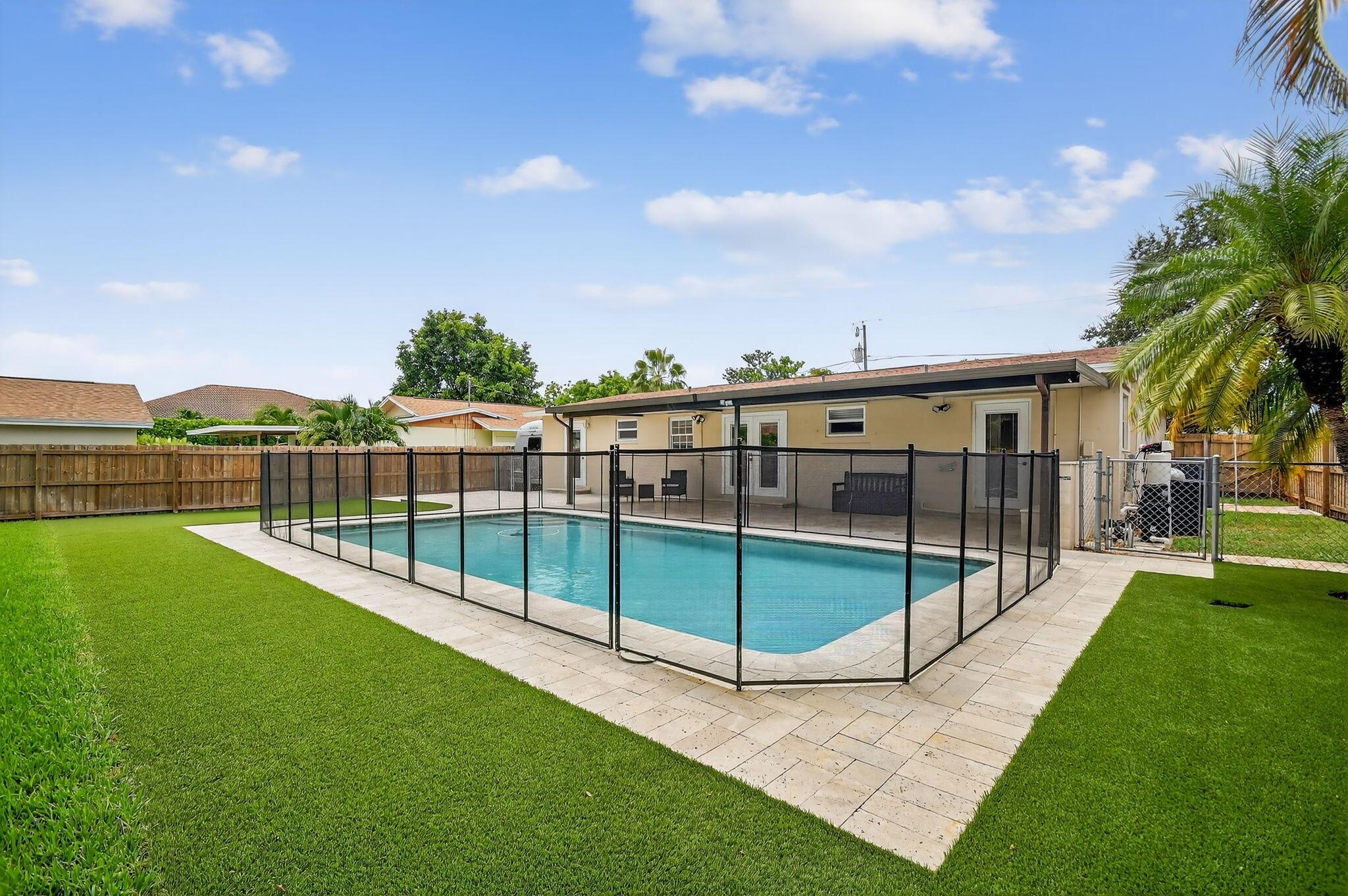 2305 Bermuda Dr