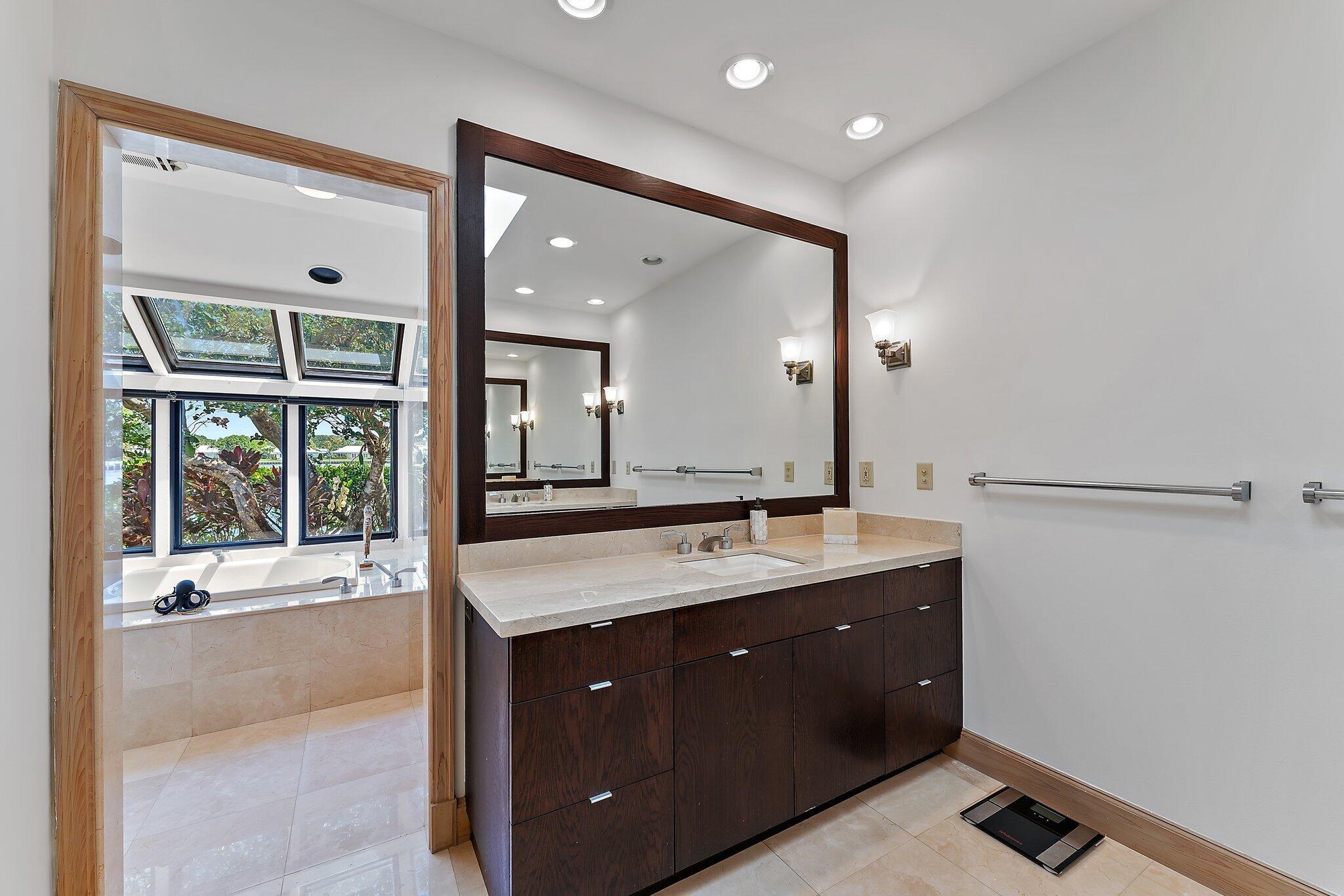 1454 Point Way North Palm Beach, FL 33408