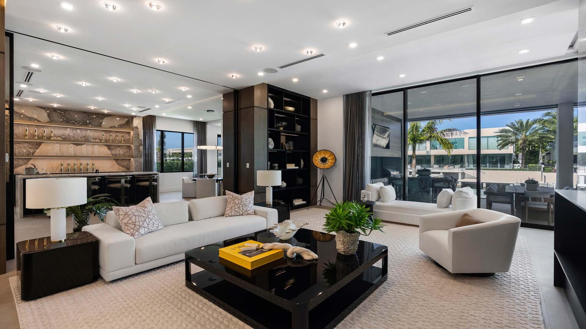 207 W Coconut Palm Rd Boca Raton, FL 33432