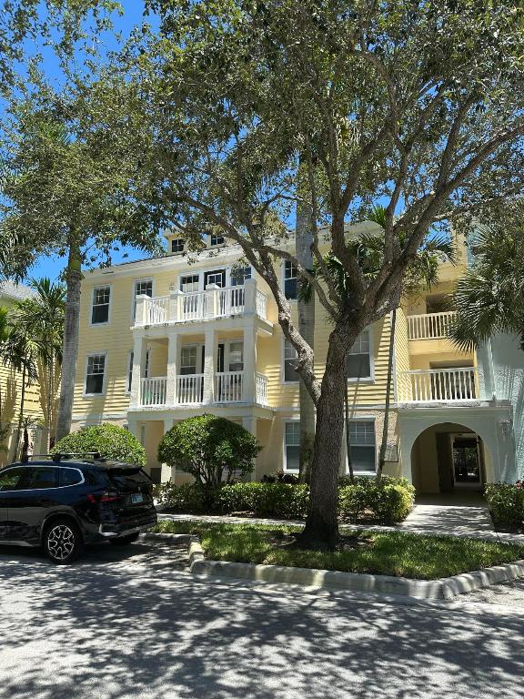 225 Murcia #208 Jupiter, FL 33458