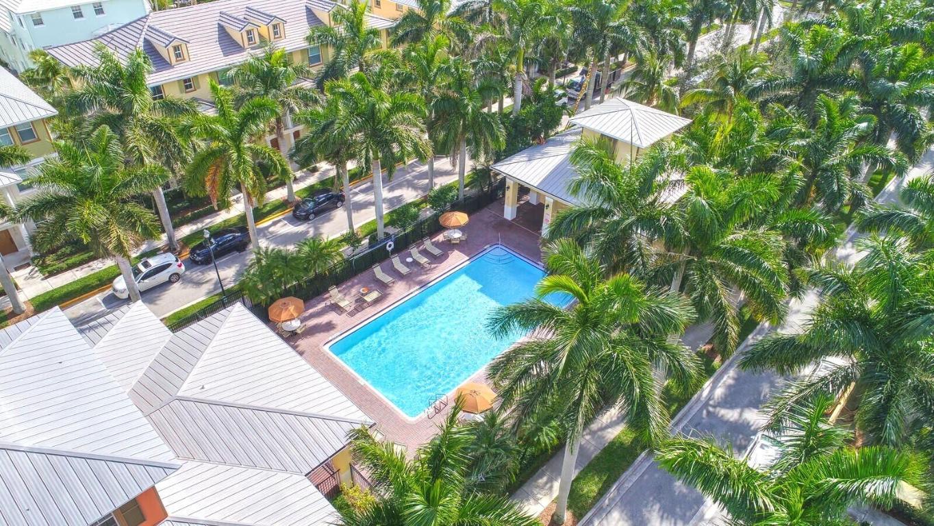 4118 Greenway Jupiter, FL 33458