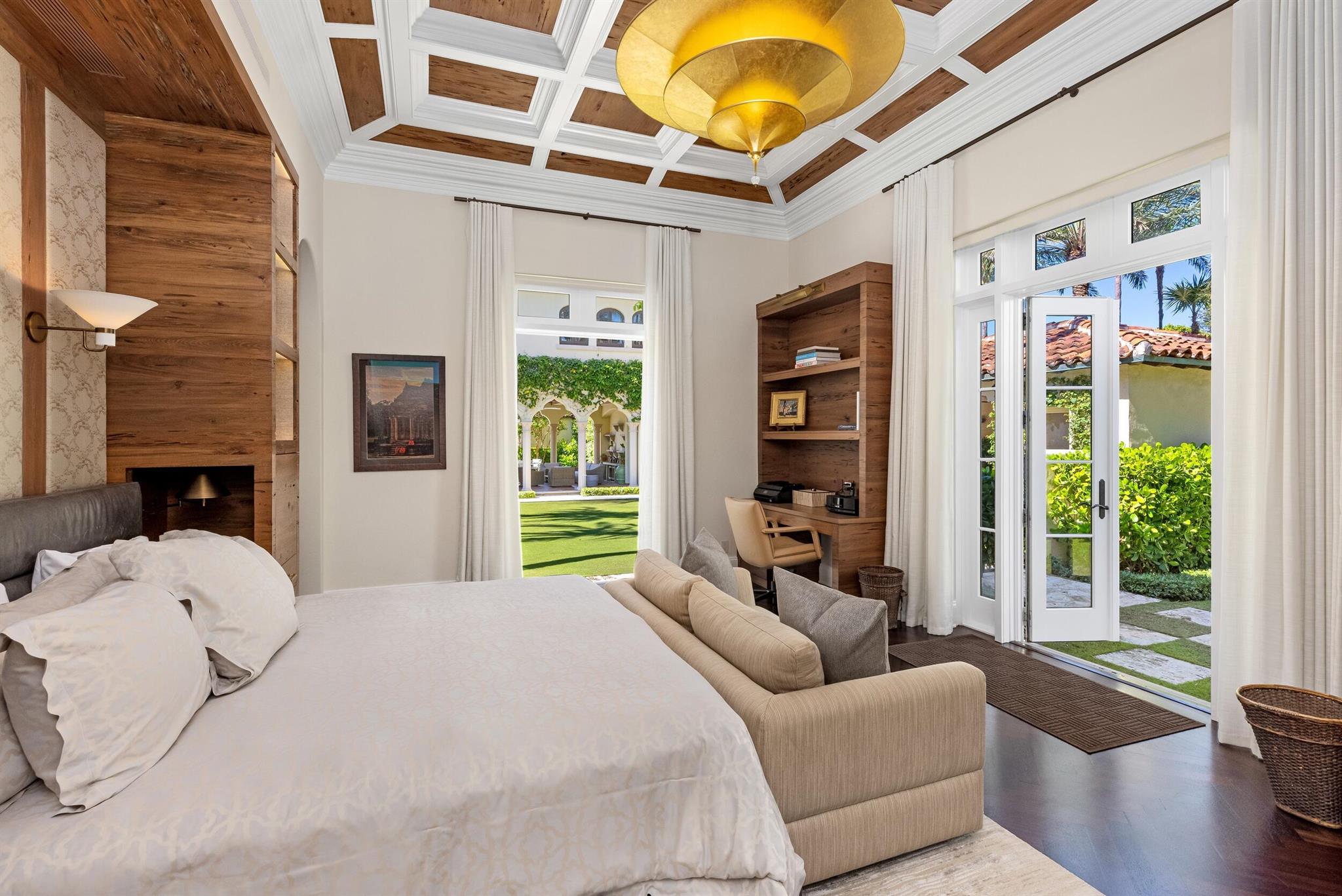 115 Via La Selva Palm Beach, FL 33480