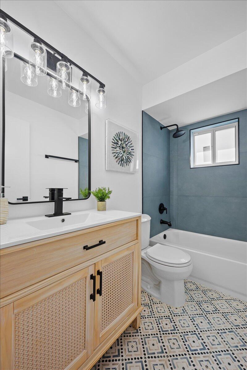 19052 SE Hillcrest Dr Tequesta, FL 33469