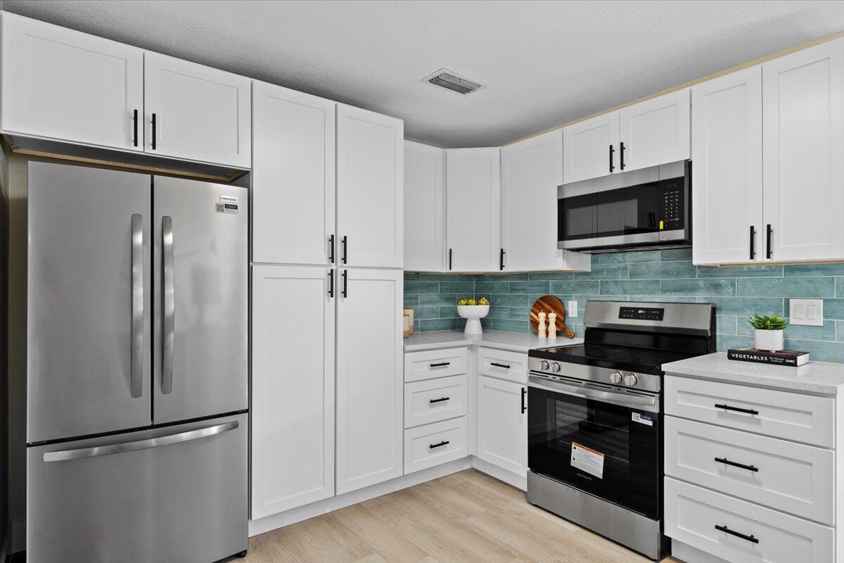 19052 SE Hillcrest Dr Tequesta, FL 33469