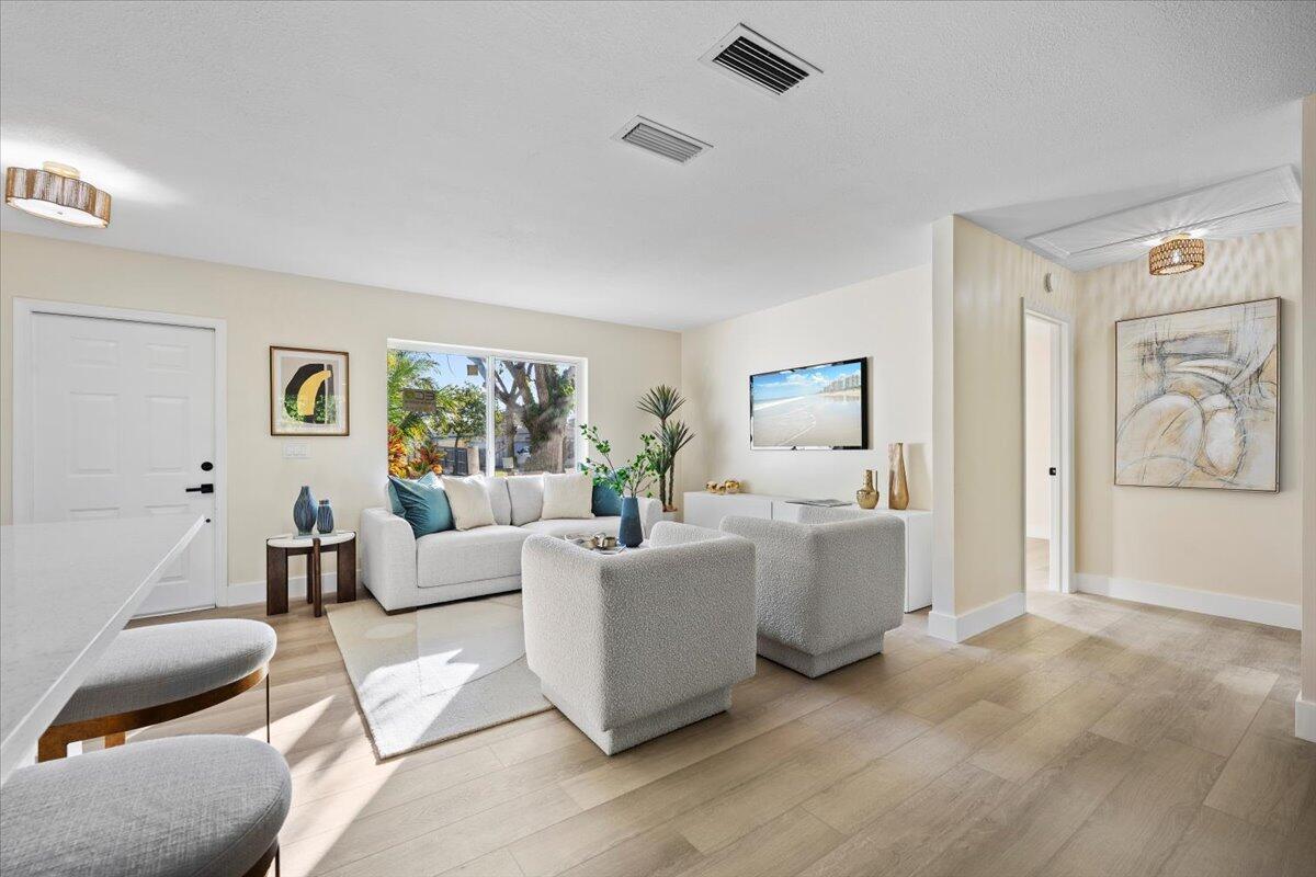 19052 SE Hillcrest Dr Tequesta, FL 33469