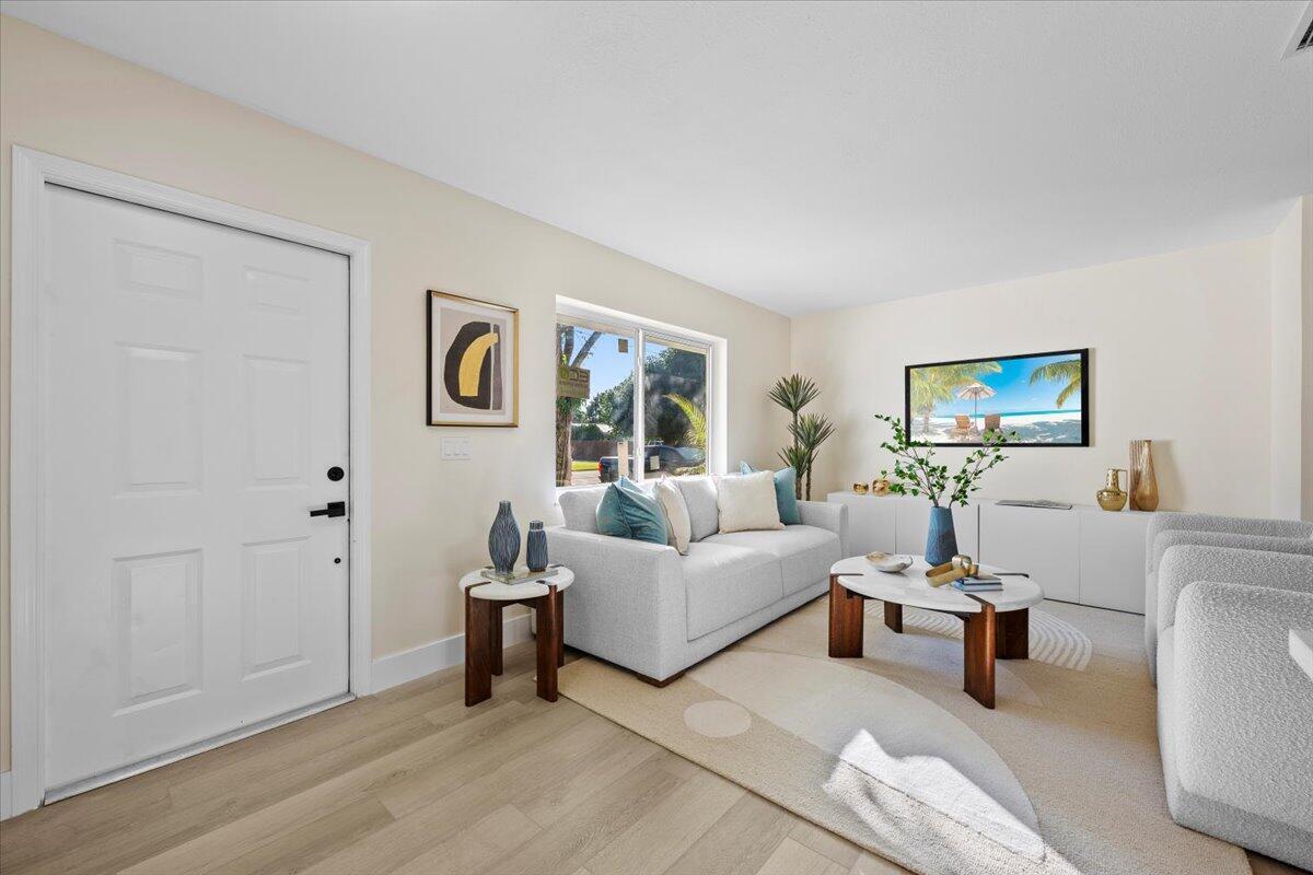 19052 SE Hillcrest Dr Tequesta, FL 33469