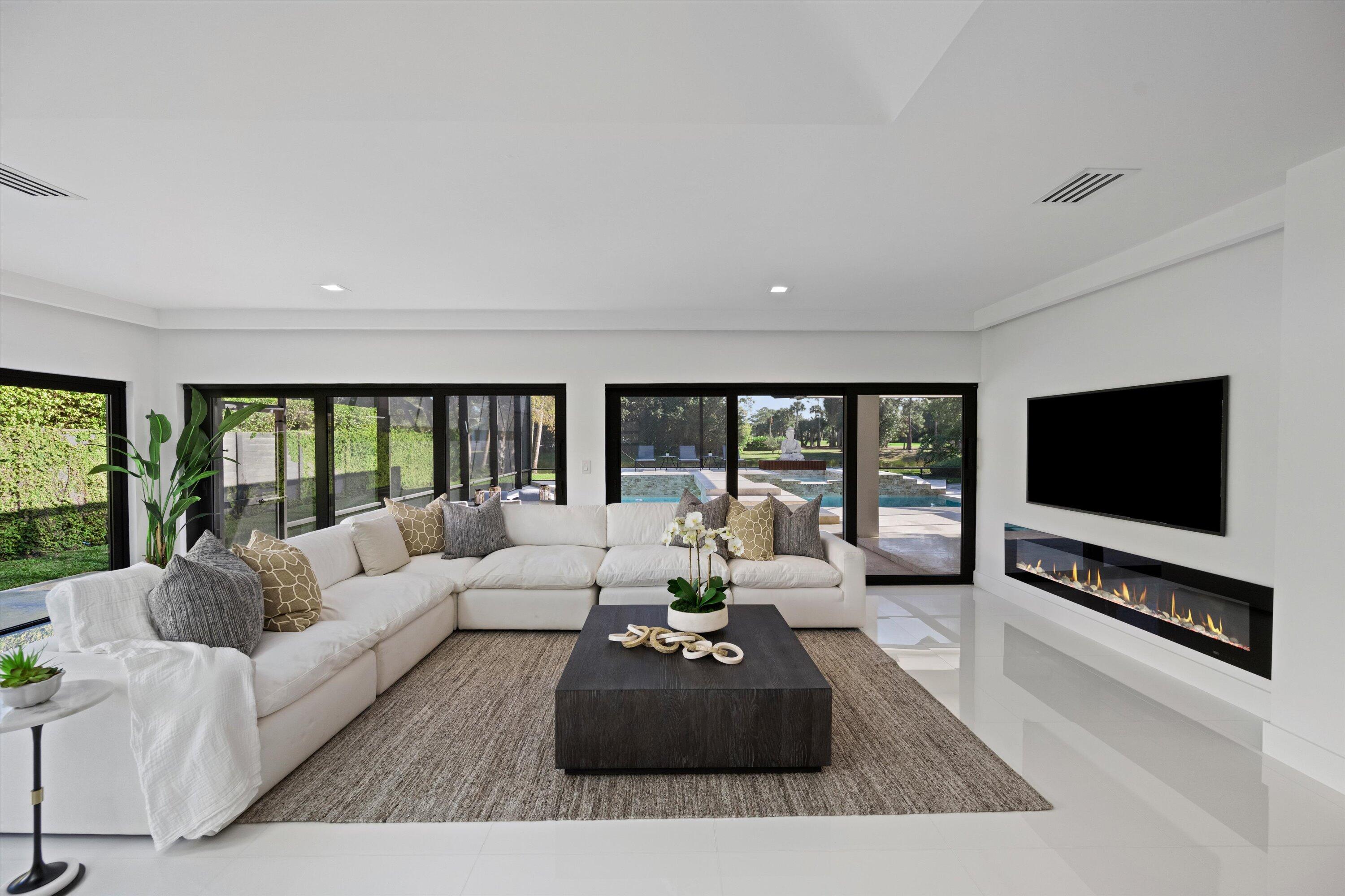 1648 Breakers West West Palm Beach, FL 33411