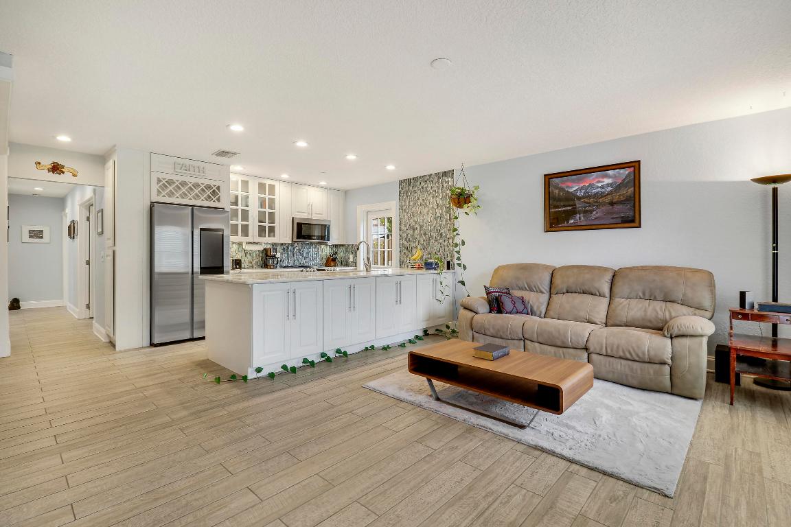 503 N Perry Jupiter, FL 33458