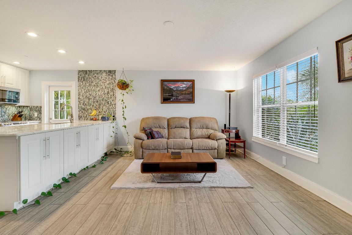 503 N Perry Jupiter, FL 33458