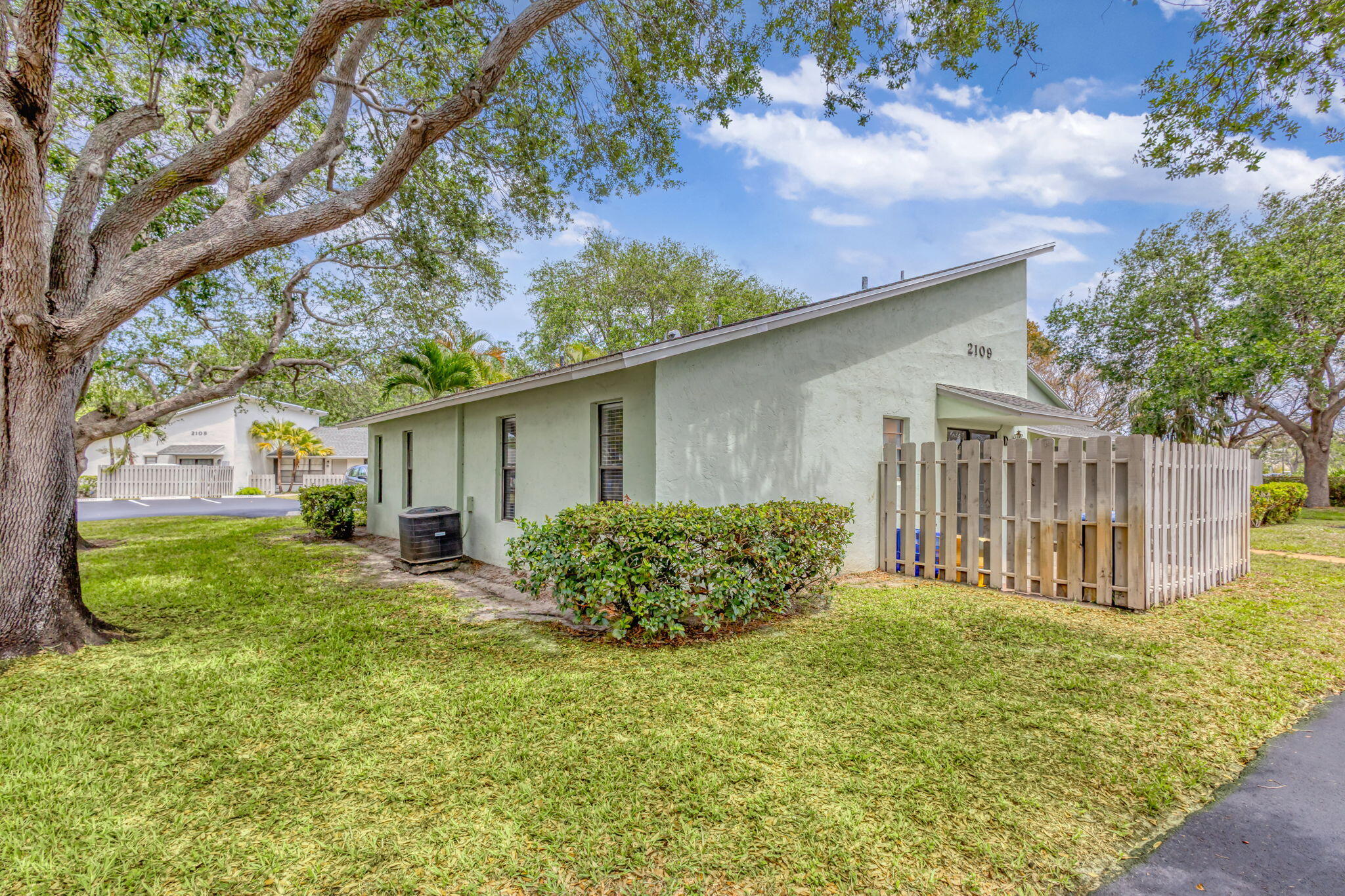 431 Jupiter Lks #2109d Jupiter, FL 33458