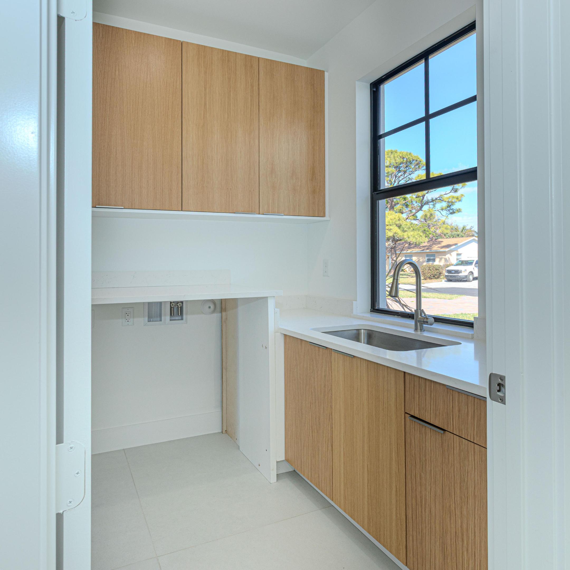 308 4th Jupiter, FL 33458