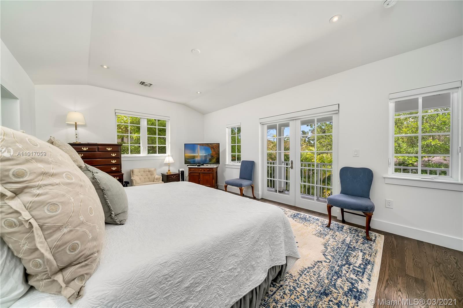 533 Alhambra Cir Coral Gables, FL 33134