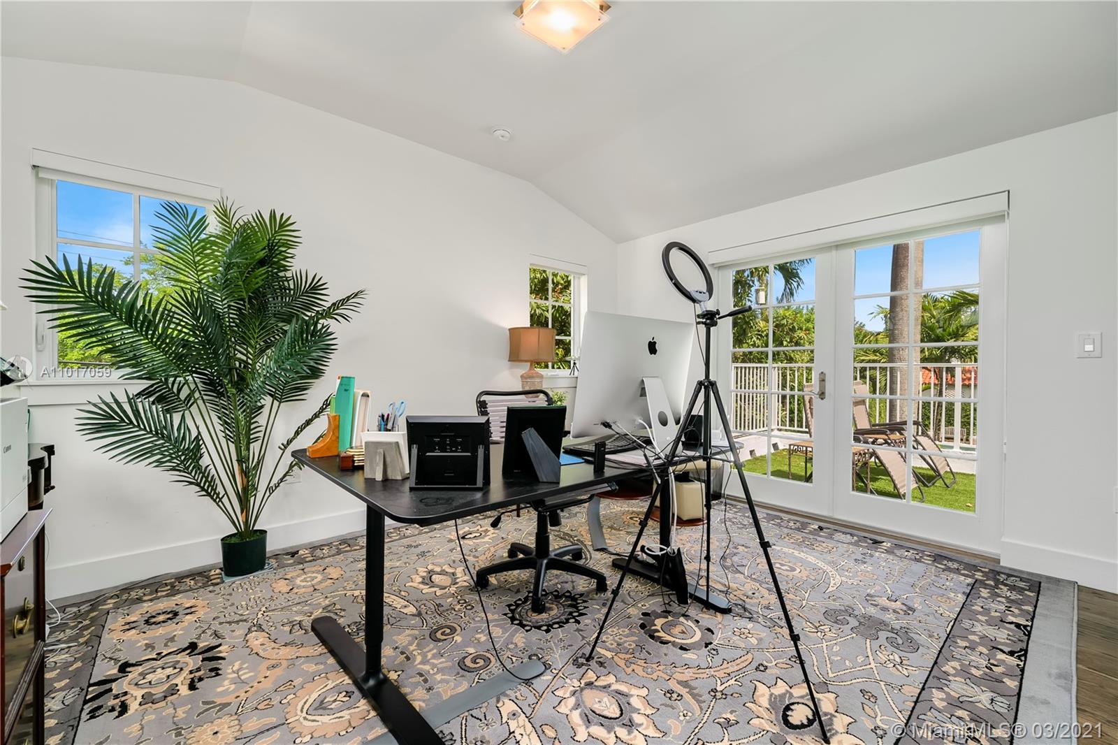 533 Alhambra Cir Coral Gables, FL 33134