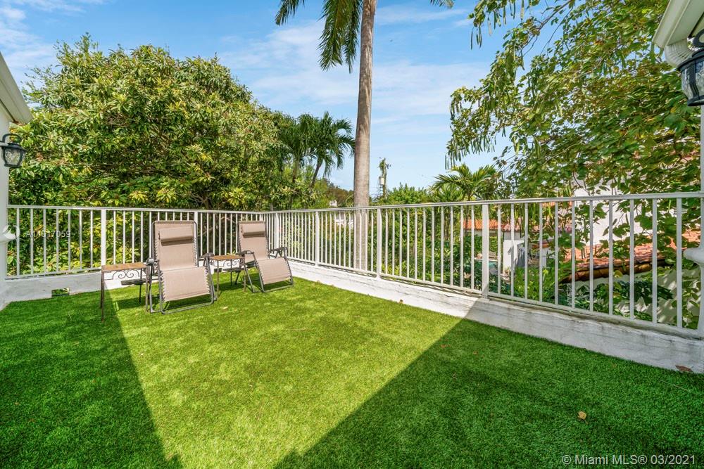 533 Alhambra Cir Coral Gables, FL 33134