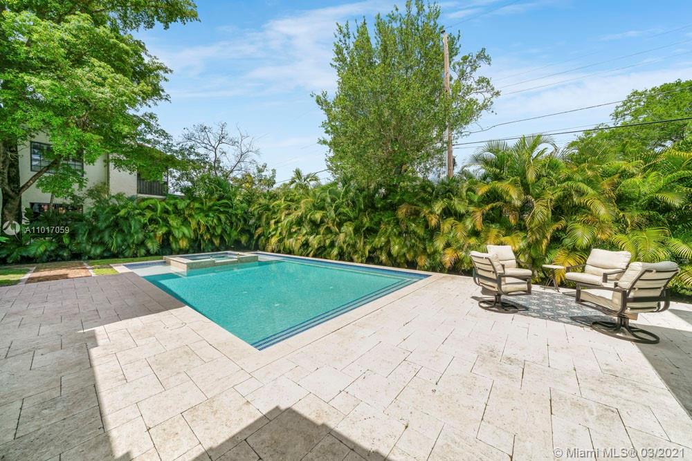 533 Alhambra Cir Coral Gables, FL 33134